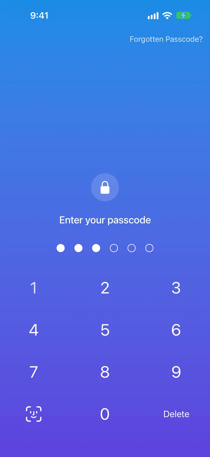 The MaxVault passcode screen, with a 4-digit and a 6-digit passcode.